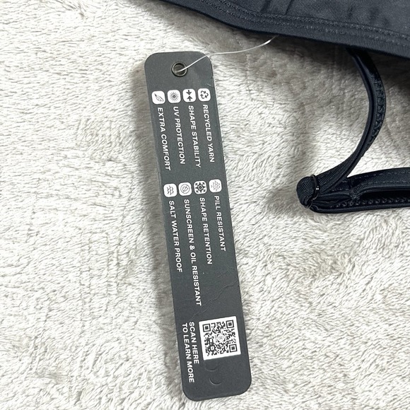 Jolyn X Erin Krouse Makenna Bikini Top Medium Black Surfing Beach Swim NWT - Picture 3 of 6